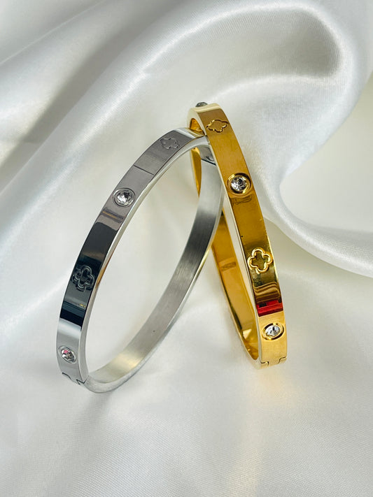 Flower CZ stone bangle