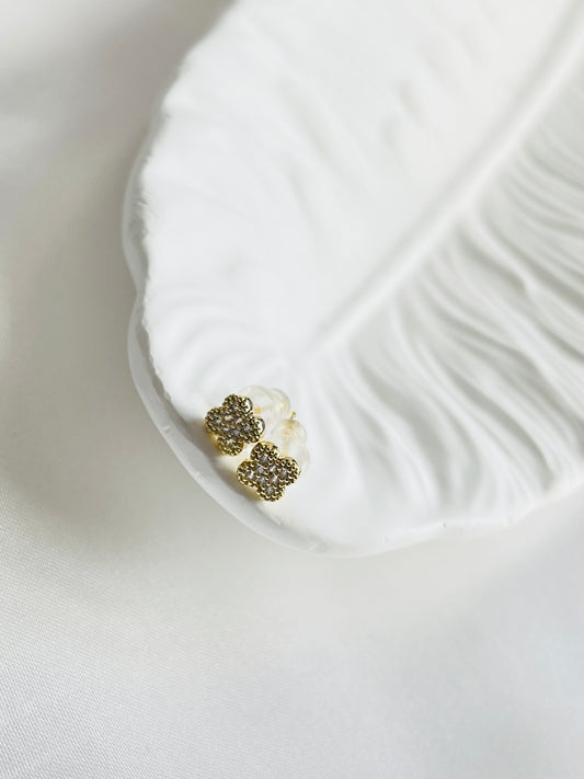 Mini clover stone studs