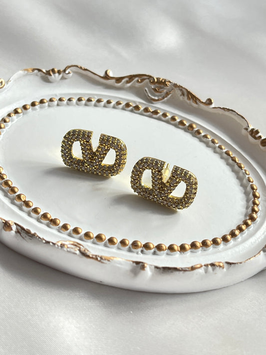 Vee studs with stones