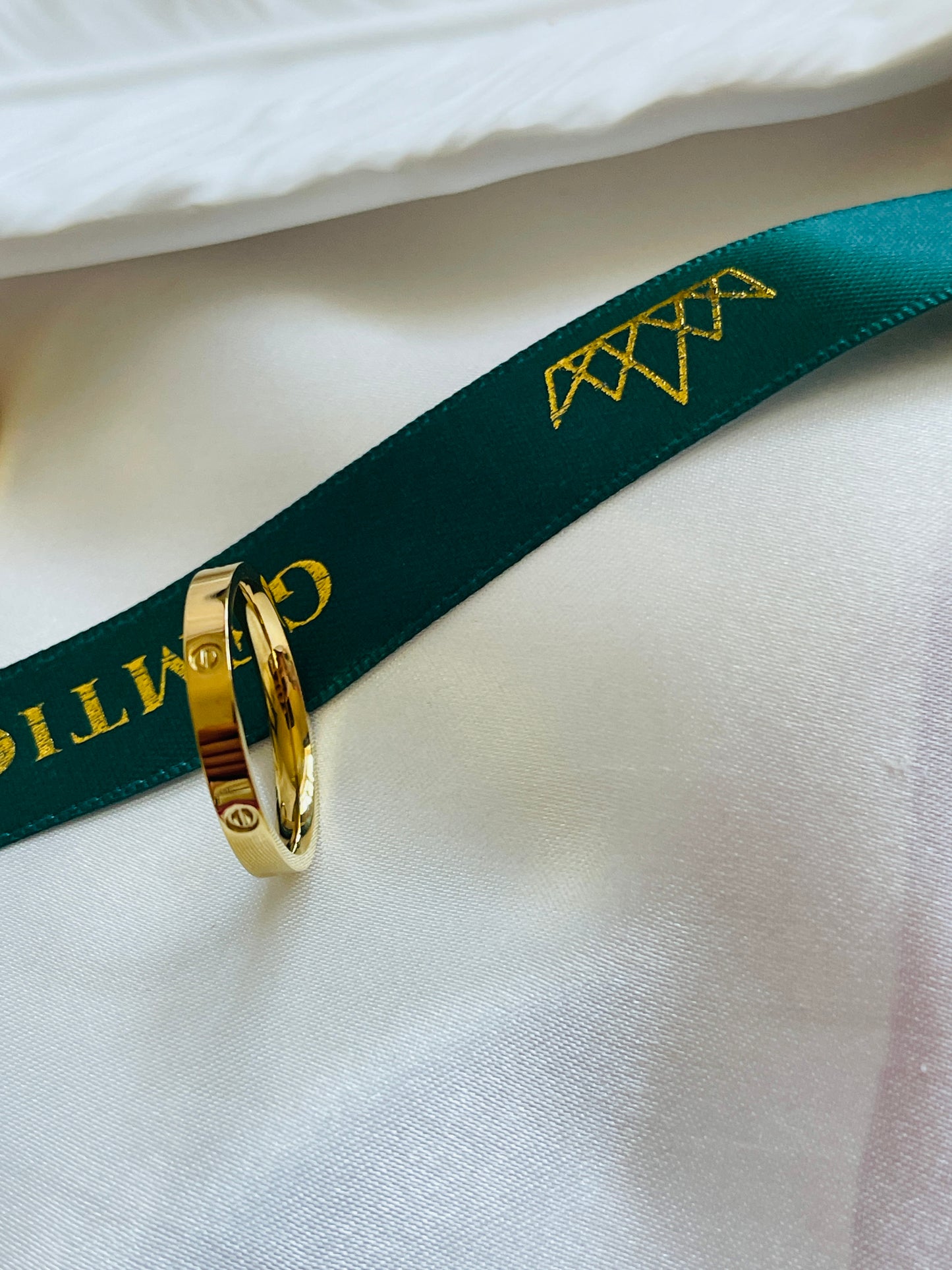 Single or double ring bands