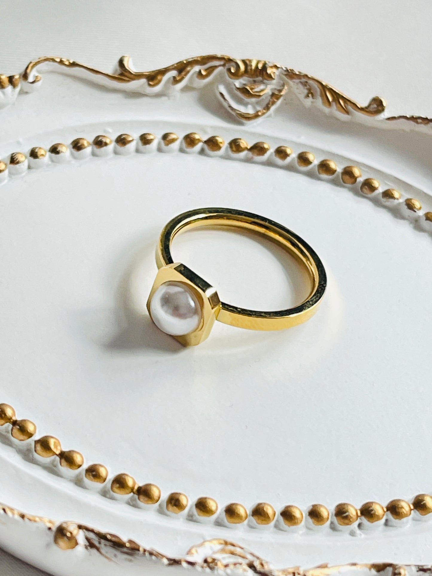 Stylish pearl ring